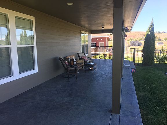 Side porch facing basketball
