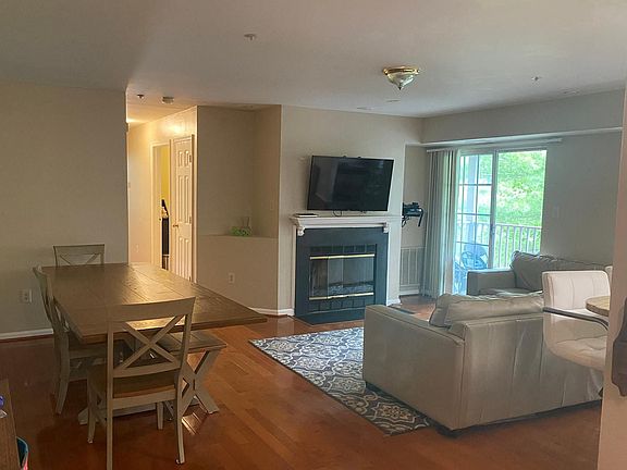 2nd image of 9816 Lake Pointe Ct APT 303