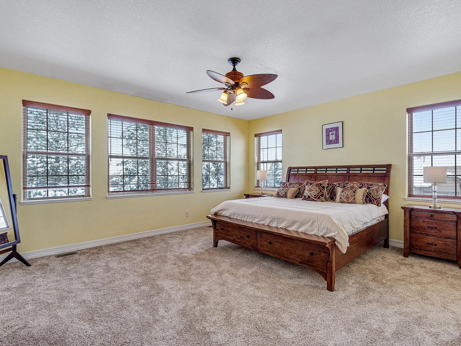 4 bed, 3.5 bath, 3350 sqft, $4,400 — Photo 3