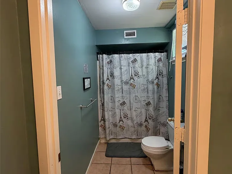 2808 Columbia St #A — Photo 21