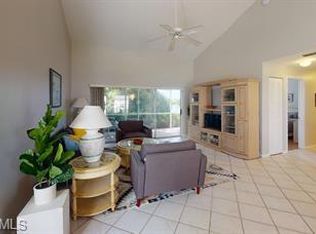 529 Windsor Sq UNIT 8, Naples, FL 34104