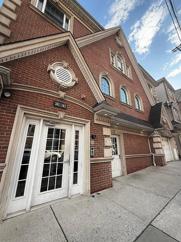 Building Photo - 301-303 68th St #1