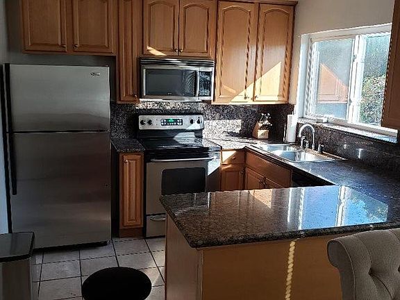 5th image of 8009 Greenridge Dr