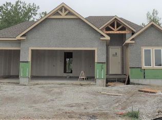 14526 Aurora Ln, Basehor, KS 66007