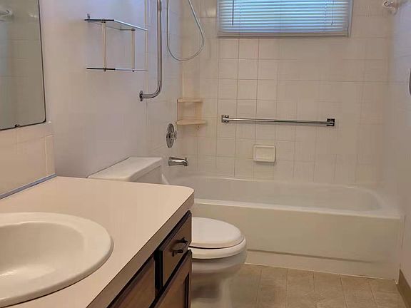 5th image of 35 Babbette Dr