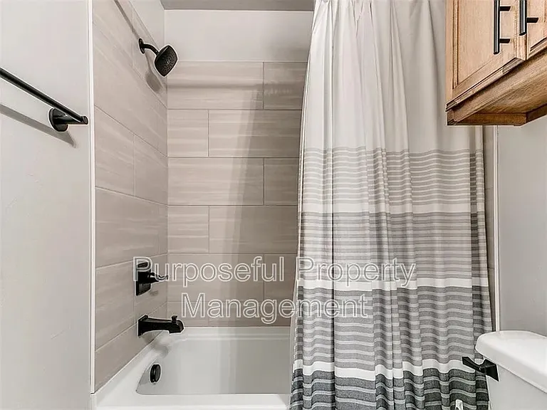 8701 Ricard Dr — Photo 22