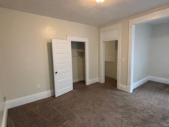 5th image of 817 W Jefferson Blvd #B
