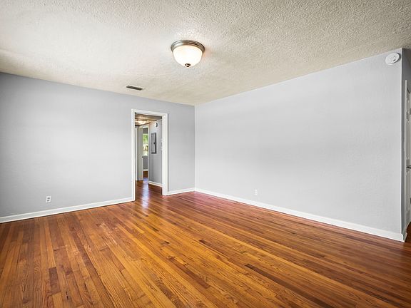 4th image of 3804 N Miruelo Cir