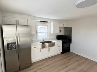 11 Beacon St, Lowell, MA 01850