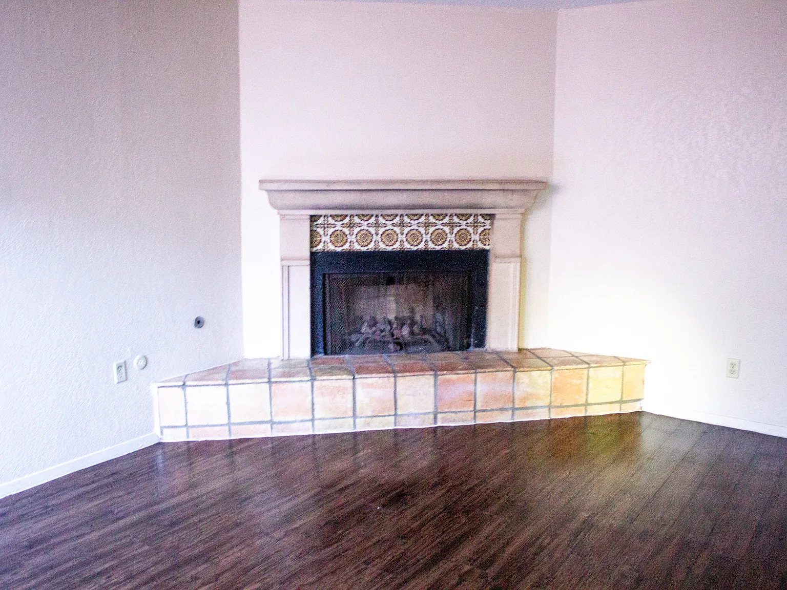 2 bed, 1.5 bath, 1000 sqft, $1,300 — Photo 3