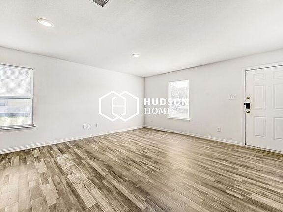 4th image of 1920 Reef Ct