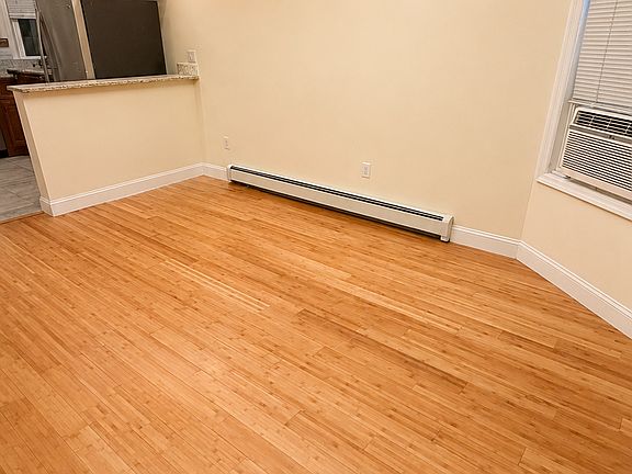 5th image of 132 Lincoln St APT 1L