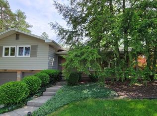 4015 Mar Moor Dr, Lansing, MI 48917
