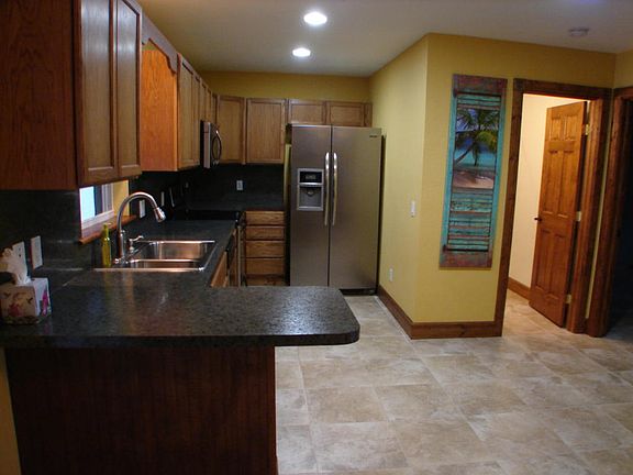 5th image of 19170 SE Robert Dr