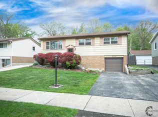 8906 W 91st Pl, Hickory Hills, IL