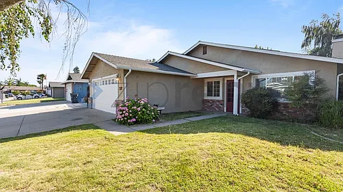 327 Pecan Dr Photo 1