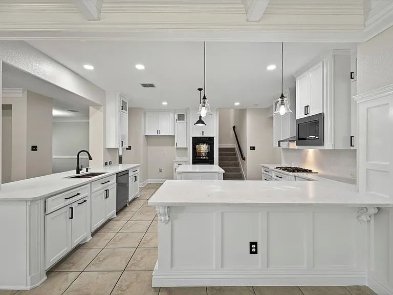14668 Blakehill Dr — Photo 86