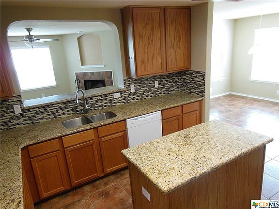 5th image of 2473 Angelina Dr