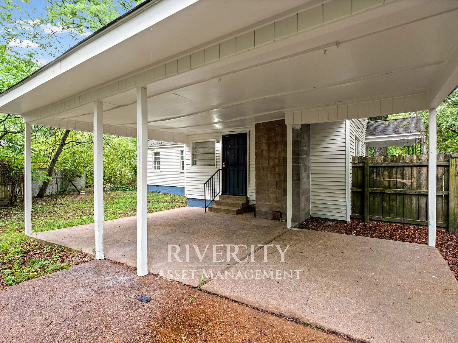 3 bed, 1289 sqft, $1,550 — Photo 3