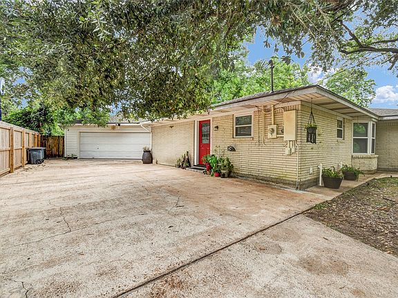 3rd image of 115 Southern Oaks Dr