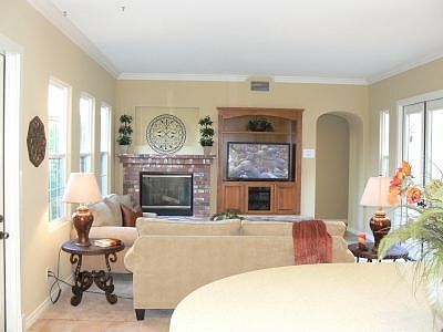 Great family room for entertaining