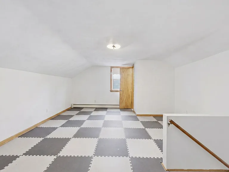 128 Convention Dr — Photo 42
