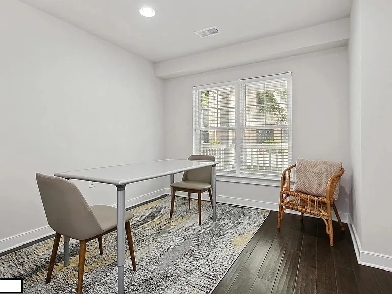 208 E Pennsylvania Ave — Photo 14