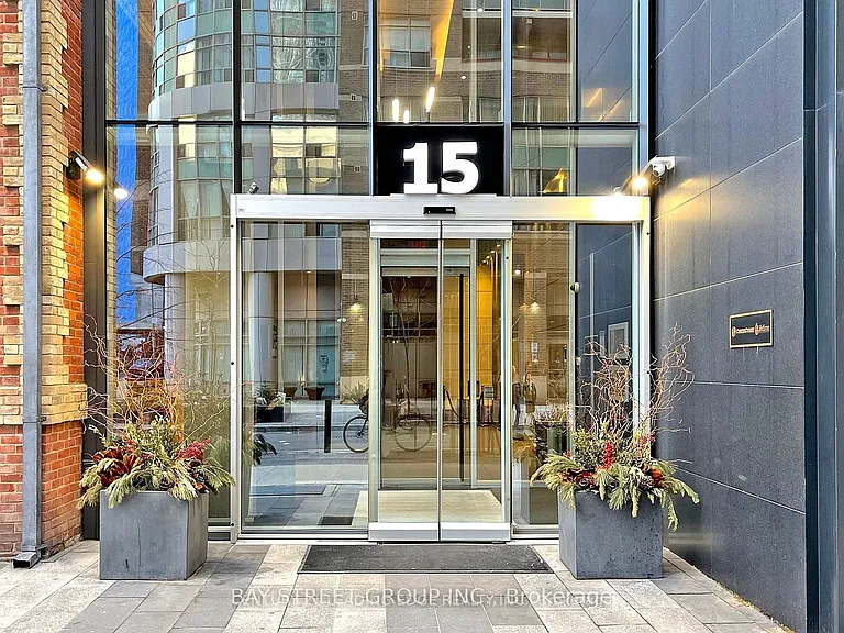 15 Grenville St #2103 — Photo 2