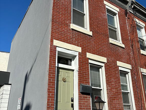 2nd image of 25 E Oxford St