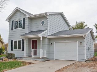 617 4th St NW, Altoona, IA 50009