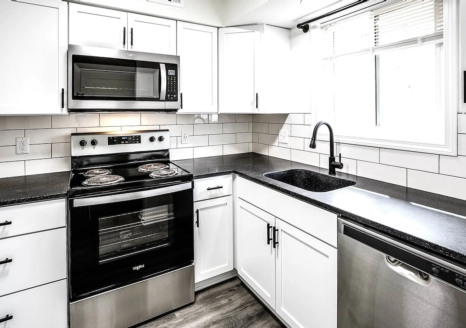 Amazing 1-Bed and 1-Bath Apartment in Dundee! — Photo 4