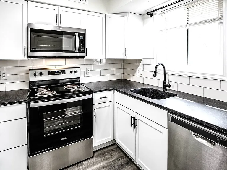 817 N 47th St #8 — Photo 1