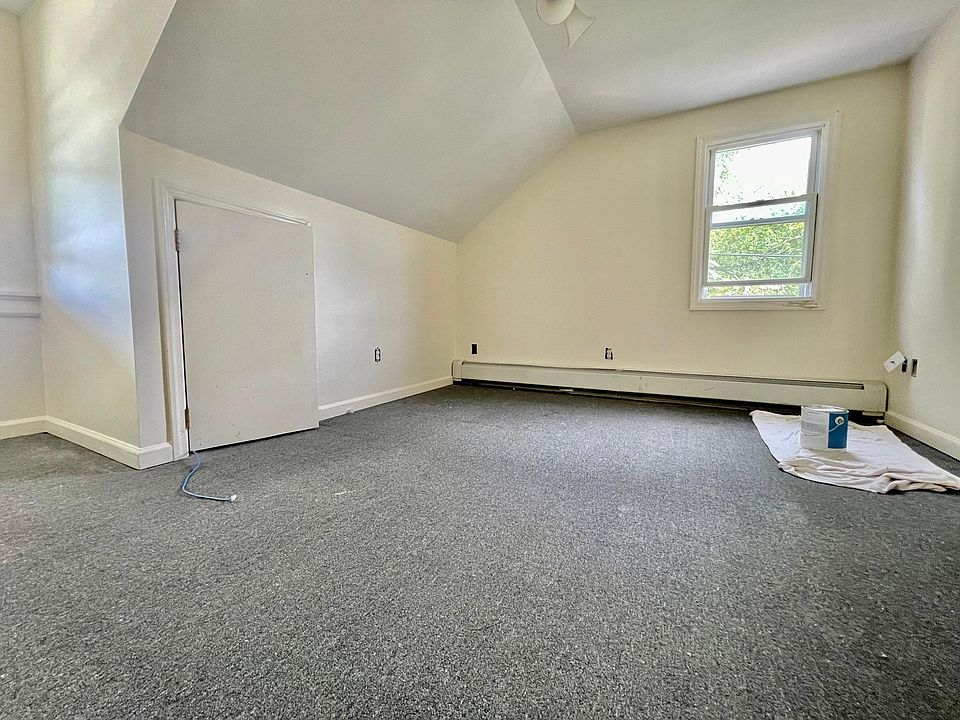 2nd image of 81 Pocantico St #5