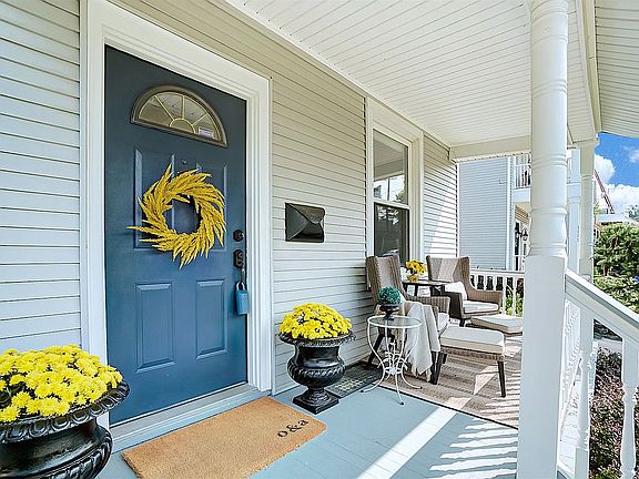 3rd image of 3558 Handman Ave