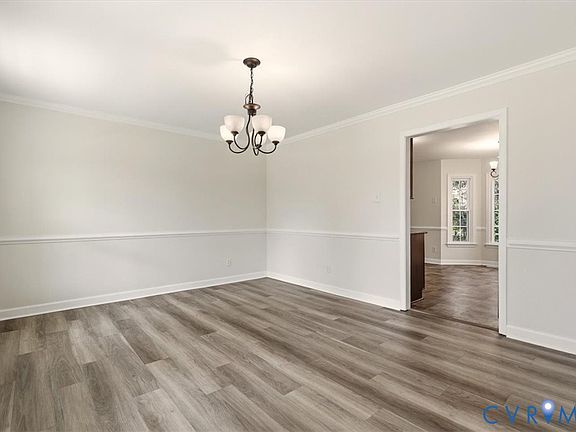 5th image of 104 Thornhill Dr