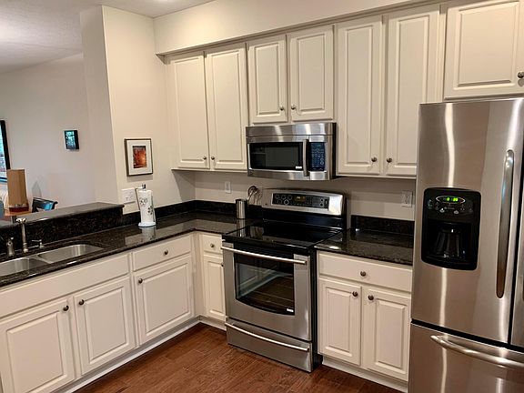 3rd image of 6086 Sowerby Ln