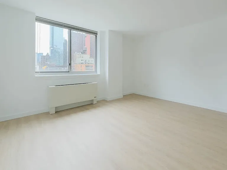 400 W 37th St #7E — Photo 35