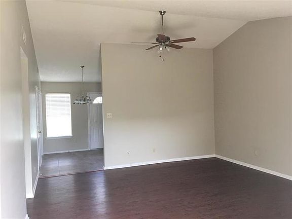 4th image of 4407 Grand Pyramid Dr