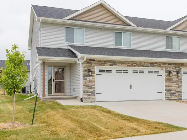 720 Hillside Dr, Tiffin, IA 52340