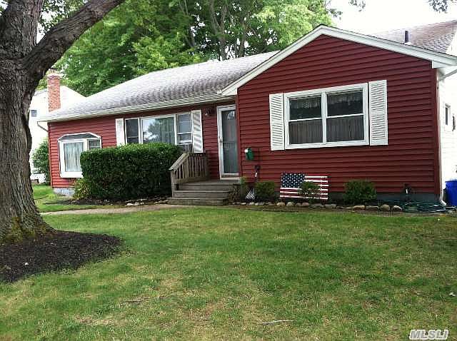 2nd image of 33 Ida Ln