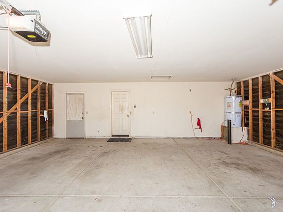 4th image of 2755 S Marion Ave