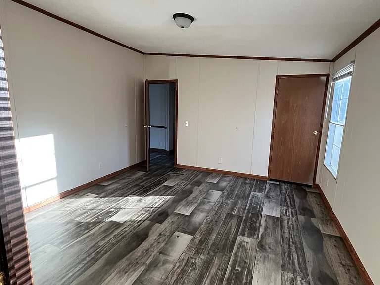 130 Paige Dr — Photo 7