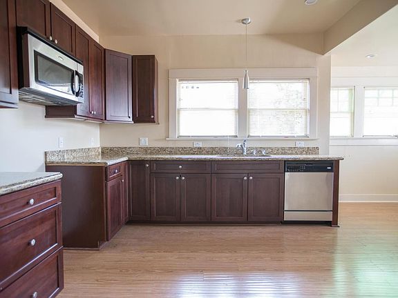 5th image of 3813 S Hobart Blvd