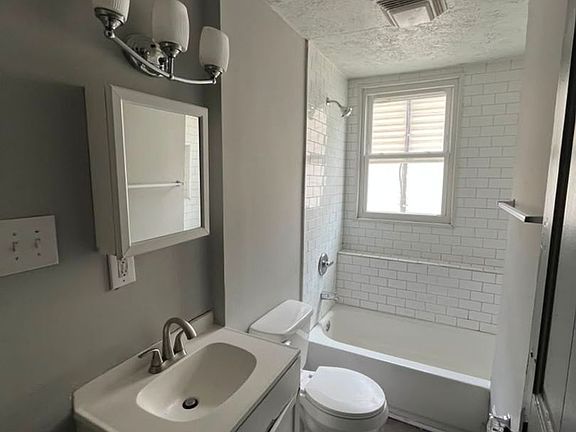 4th image of 3926 Decoursey Ave Unit 1