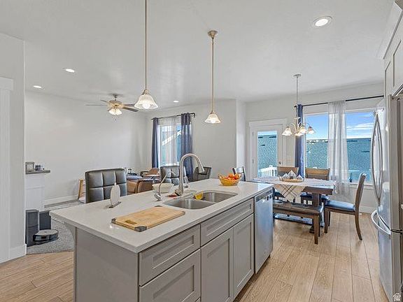 4th image of 4374 W Sykes Ln