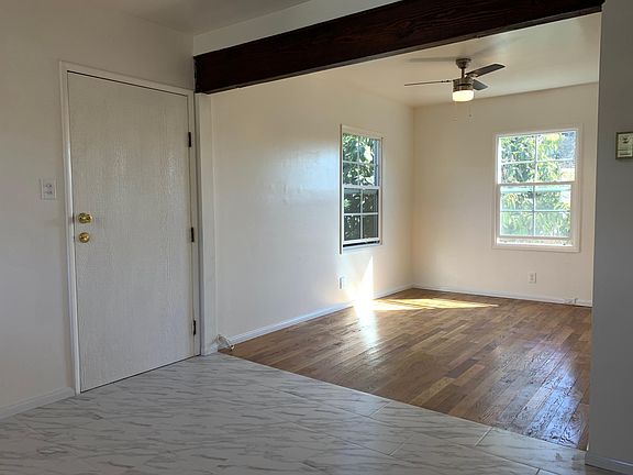 5th image of 2217 3/4 Berkeley Ave