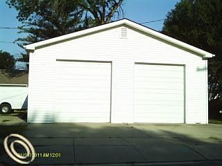 4th image of 16853 Mayfield St