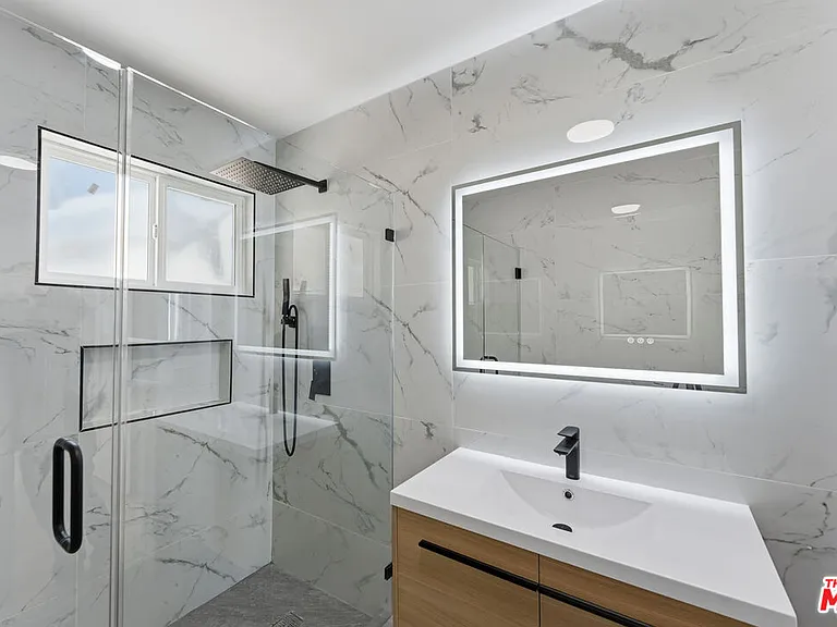 929 N Stanley Ave #2 — Photo 11
