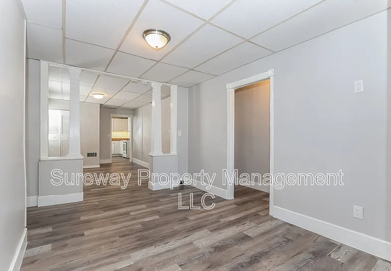 15 Marshall Ave — Photo 2