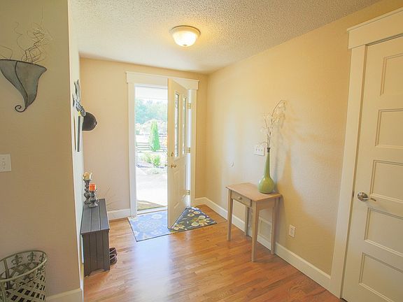2nd image of 3911 120th St E